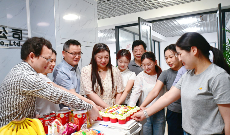 Six‑Year Endeavor, Striving Forward Together —— Hongyi Zhichuang 6th Anniversary & Mid‑year Work Conference
